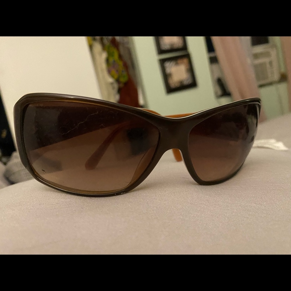 Authentic Prada sunglasses - Picture 3 of 6